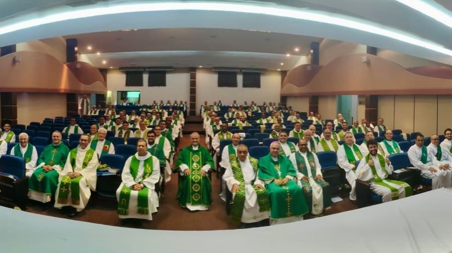 Clero da Diocese da Campanha realiza exercícios espirituais em Passa Quatro