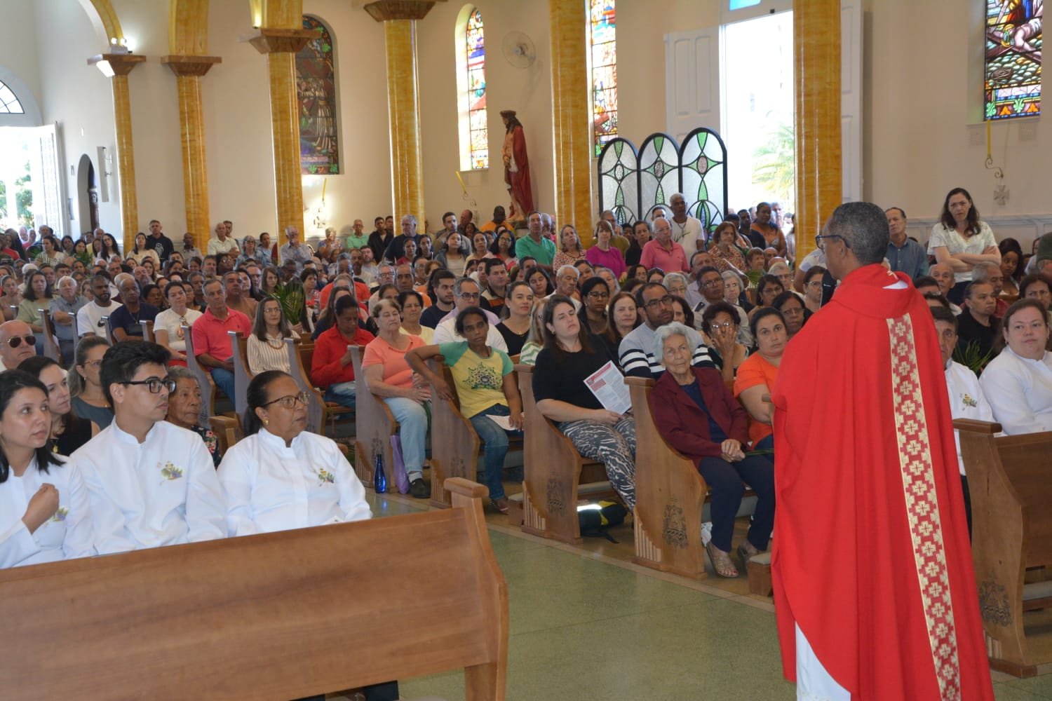 DOMINGO DE RAMOS - HOMILIA PADRE ROBERTO.