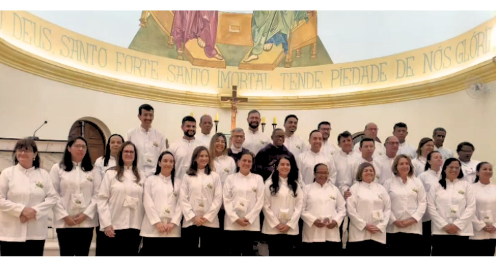 INSTITUIÇÃO DOS NOVOS MINISTROS EXTRAORDINÁRIOS DA SAGRADA COMUNHÃO